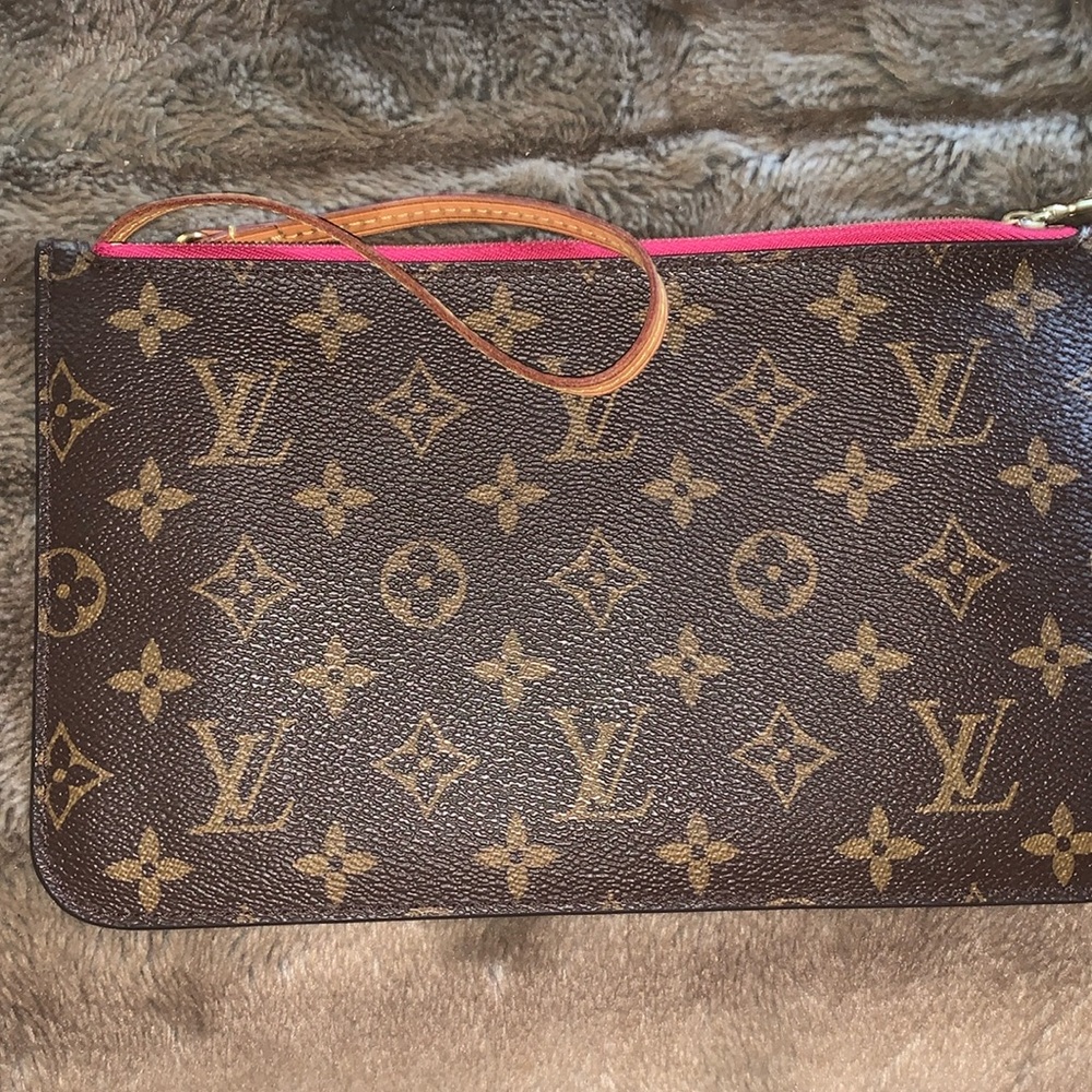 Louis Vuitton Neverfull Pochette